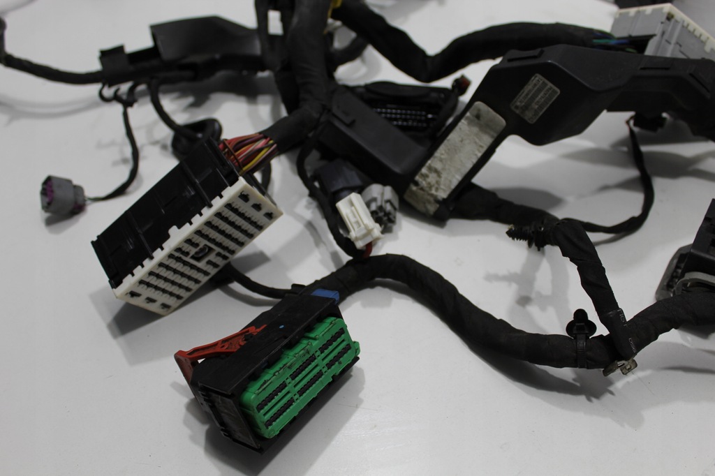 фото №9, Jeep cherokee kl 19- 2.4 жгут отсек двигателя