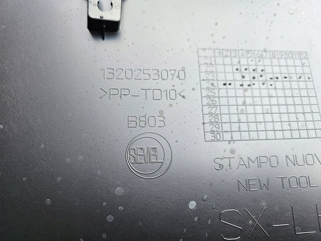 Fiat ducato 3 уголок молдинг крыла задний левая 1320253070 в Украине