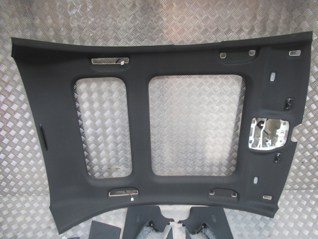 фото №10, Потолок czarna mercedes c-klasa w205 панорама sedan