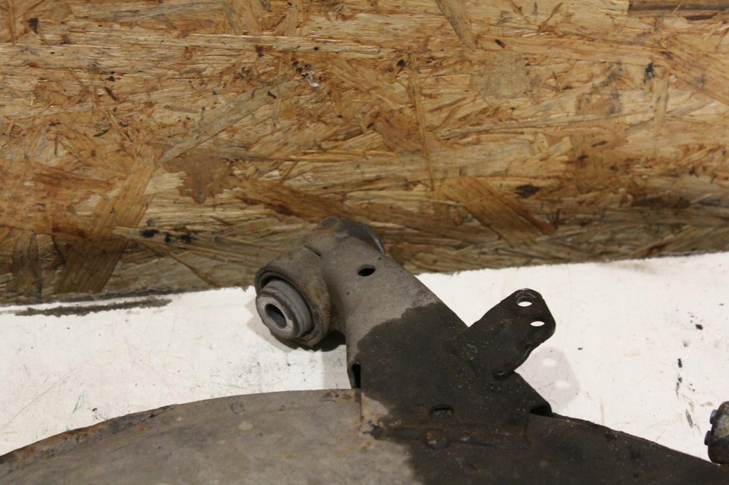 фото №8, Важіль правий перед subaru forester ii sg