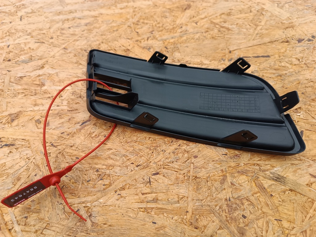 фото №10, Решётка радиатора решётка бампера левая suzuki swift mk6 iv lift 71761-72k0 nowa