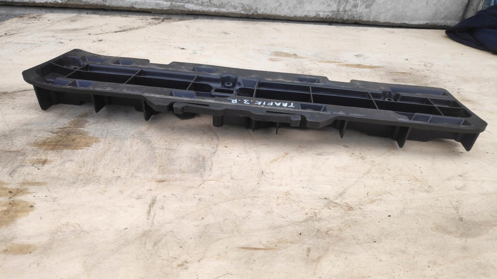 Кронштейн  кронштейн порог правая  перед renault trafic 3 93450866 в Украине