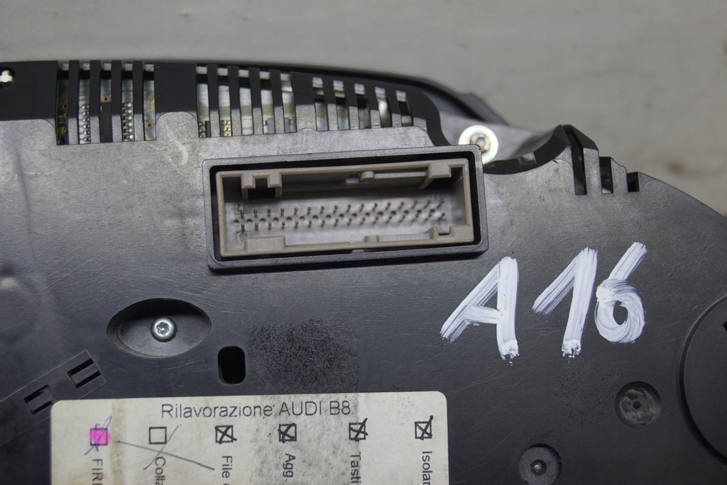 фото №9, Счетчик приборная панель anglik audi оригинальный номер 8t0920981b