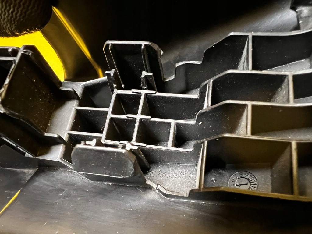 фото №6, Права захист заглушка рейки сидіння audi sq7 q7 4m0