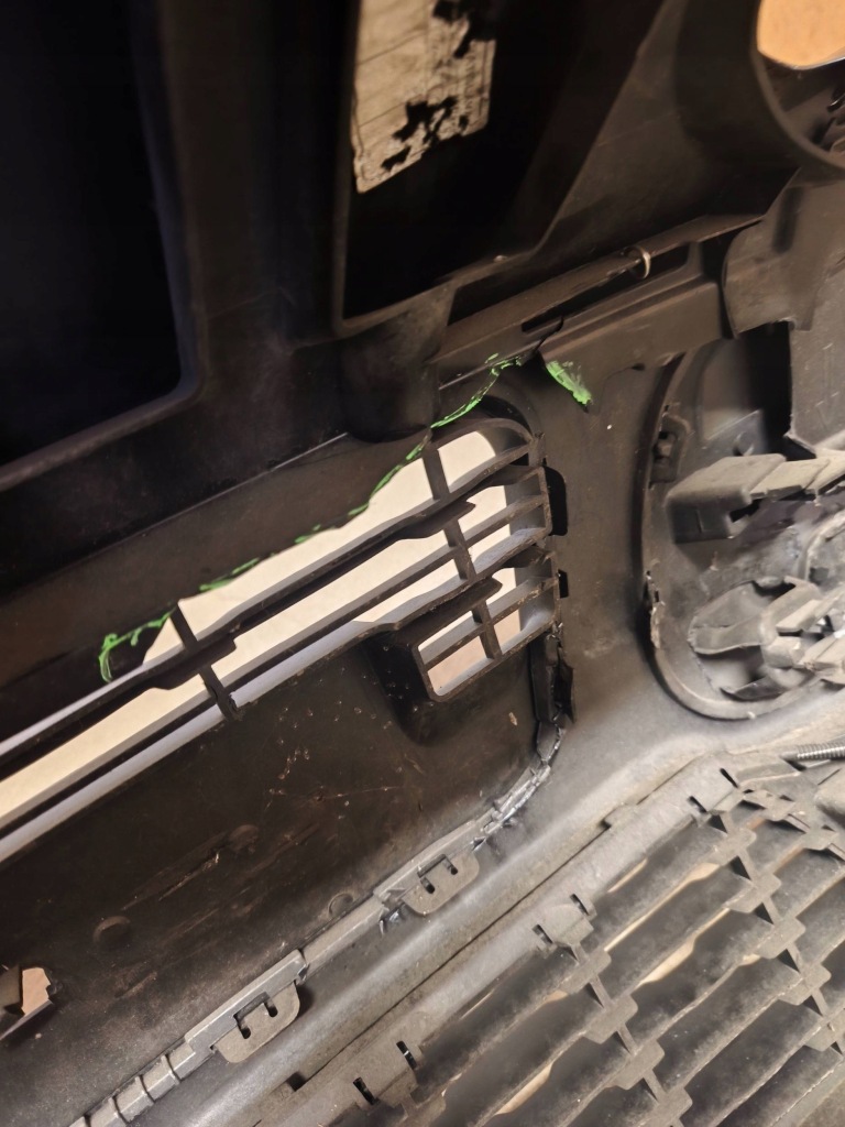 Бампер citroen c3 picasso 9681800777 перед передний с Разборки