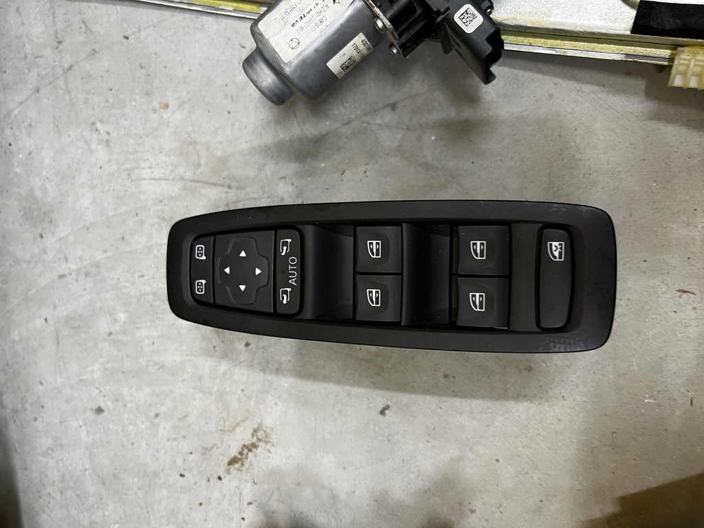 фото №9, Набор механизм окон обшивки renault megane iv hb