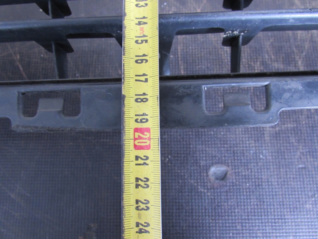 Решётка радиатора бампера перед 9681052677 citroen c5 x7 08-12r. Доставка