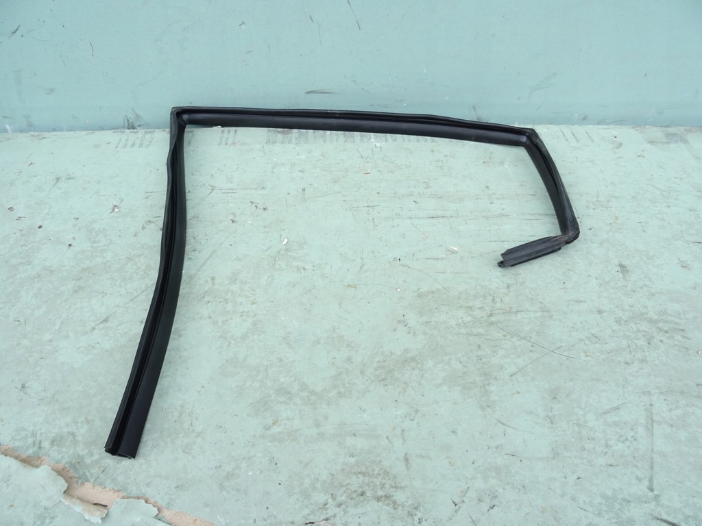 фото №1, Прокладка стекло задняя левая hyundai i40 sedan