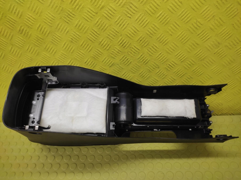 фото №10, Honda civic viii ufo підлокітник