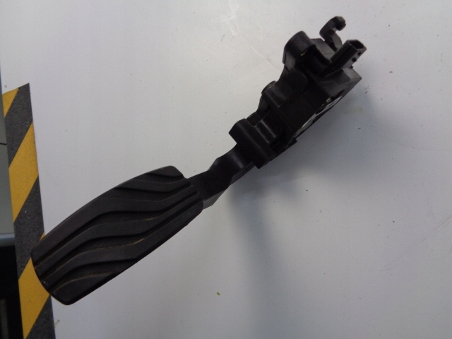 фото №2, Педаль газа renault megane iv hb 1.5 dci 2018 rok