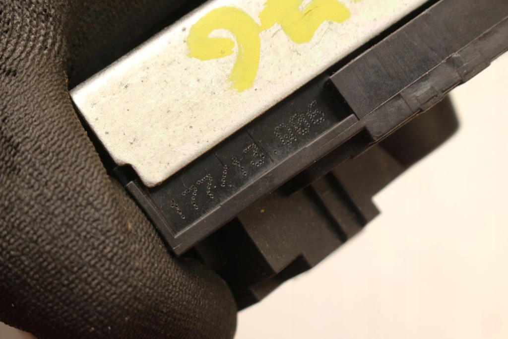 Замок крышки задний mercedes w176 Недорого