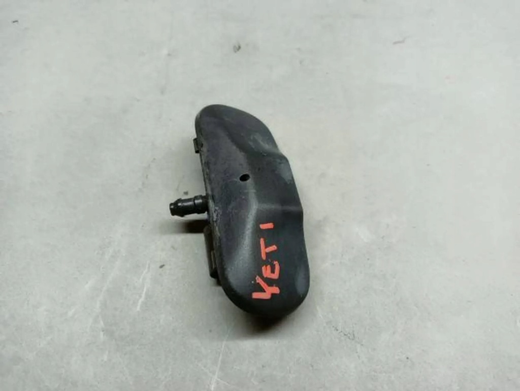 фото №1, Насадка распылителя skoda yeti