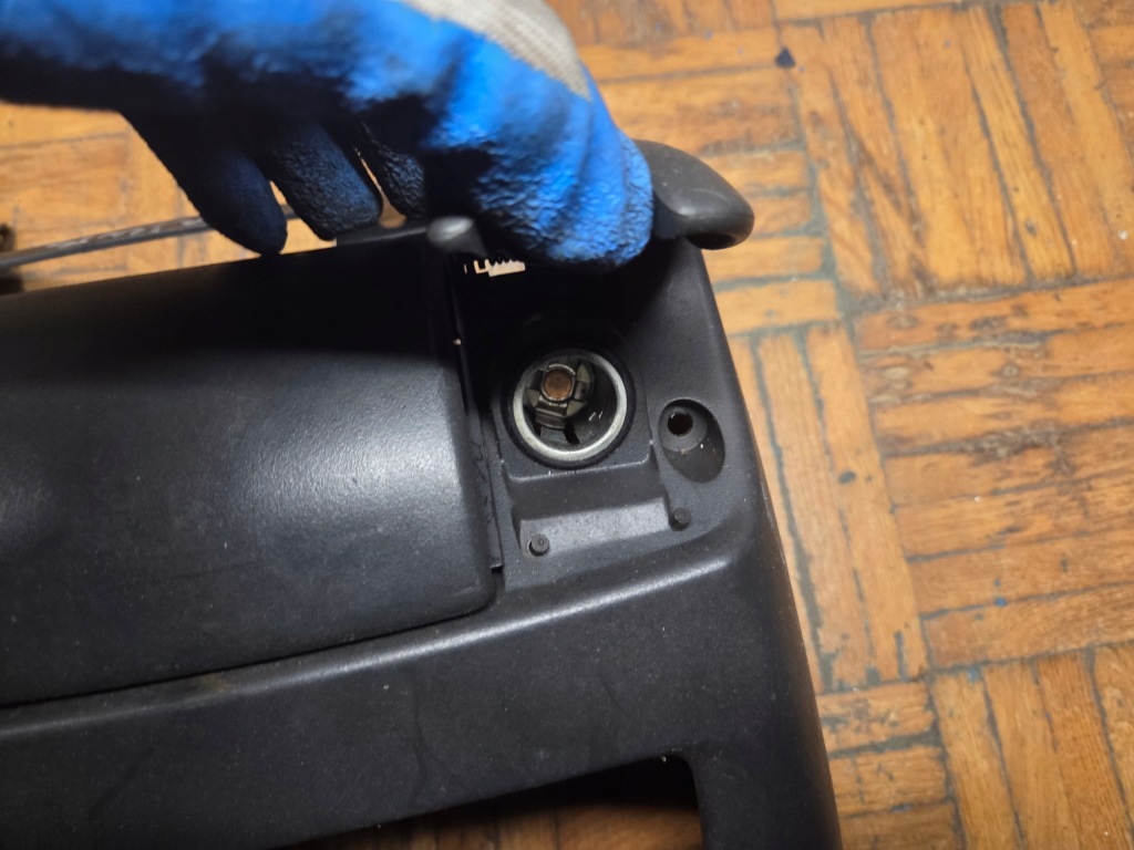 Opel sintra розетка прикуривателя защита туннель 10232518 в Украине