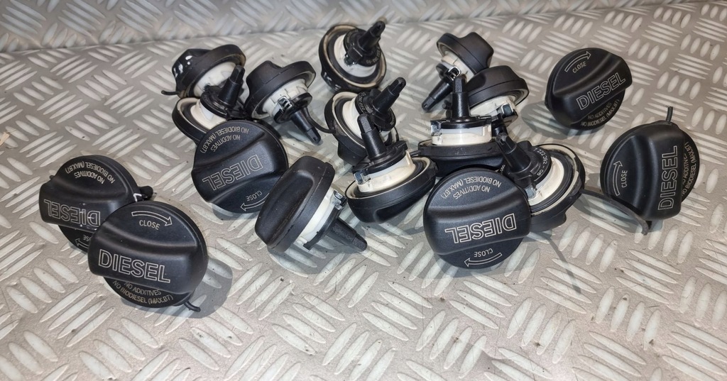 фото №9, Bmw e60 e70 e83 e84 f01 g14 g15 g30 g32 кришка заливної пального дизель 7222392