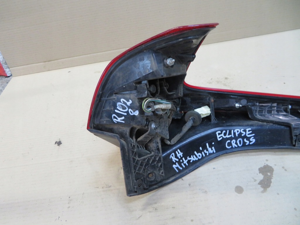 фото №12, Лампа задня права задня правий eclipse cross 17-