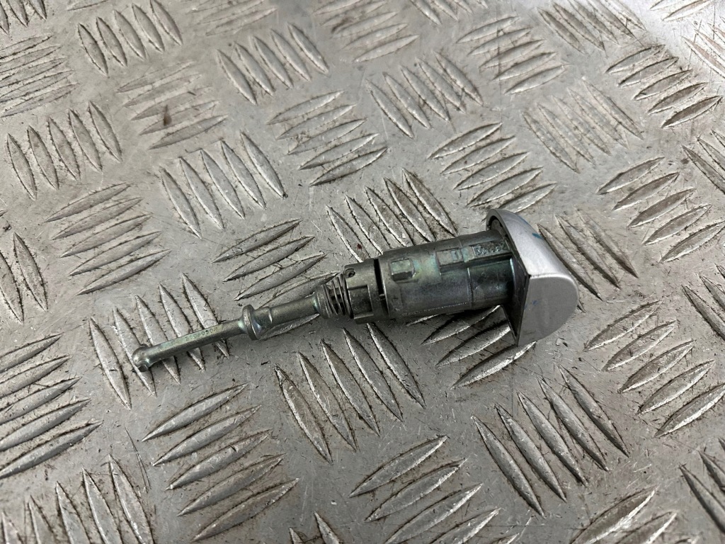 фото №8, Renault clio iv вкладка замка двері заглушка