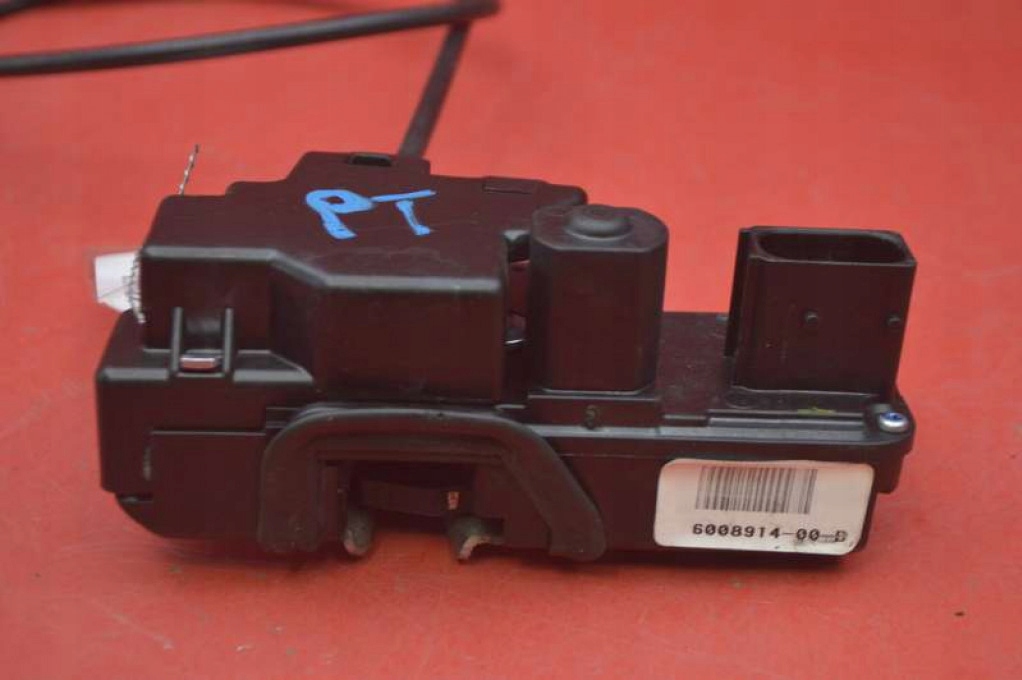 Замок дверь правый задний  задний 6008914-00-d tesla model s 12-20 в Украине