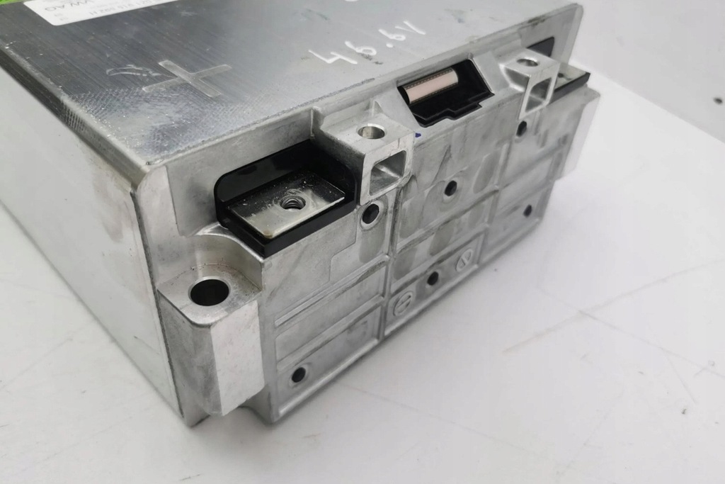 фото №8, Значок автомобиля vw id.3 e11 0z1915592h electric 107kw 2020