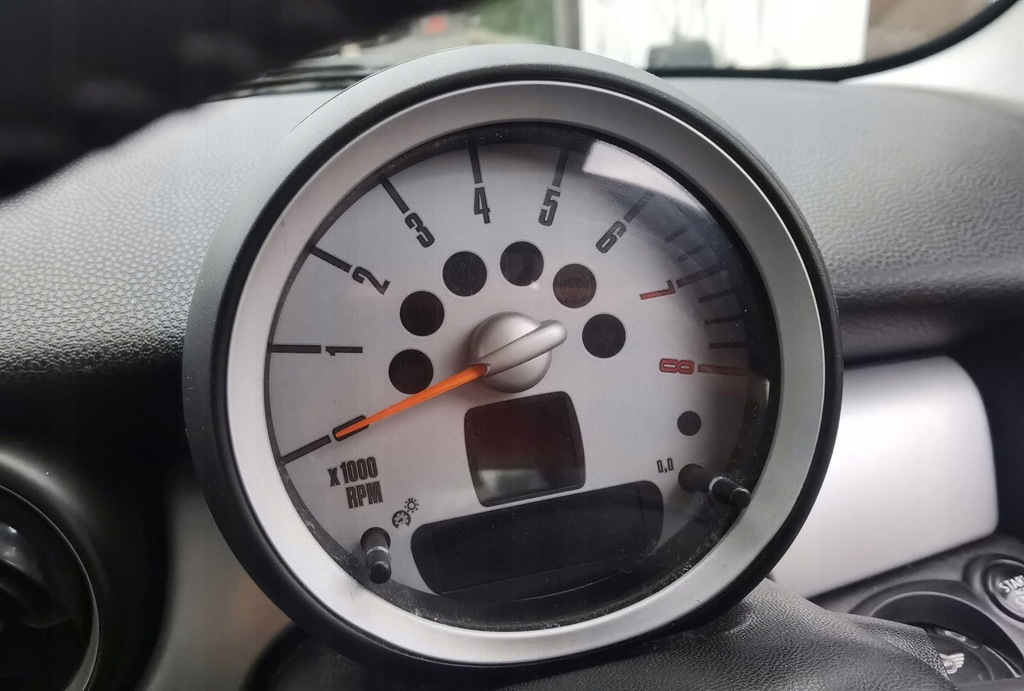 фото №1, Mini one - cooper r56 2006 счетчик / спидометр