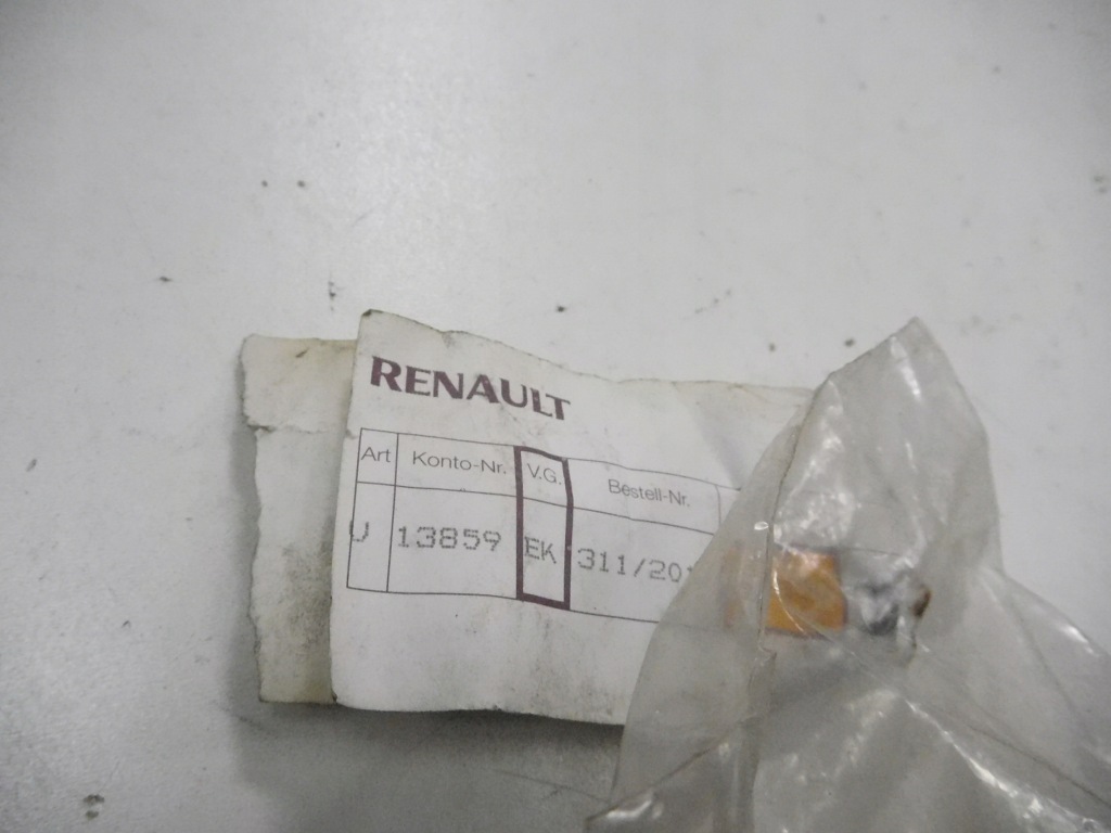 фото №9, Соединитель renault laguna оригинальный номер 7701468056