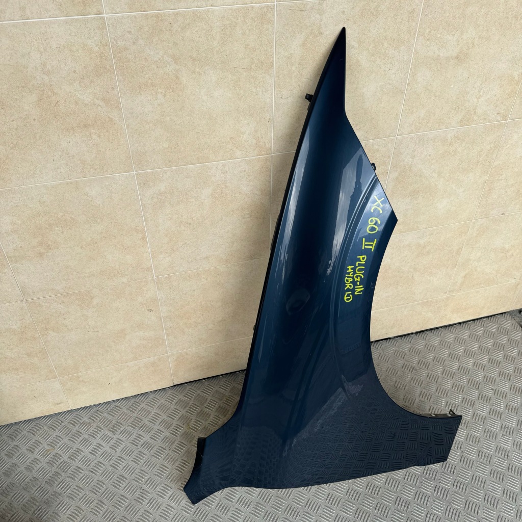 фото №2, Крыло передний правый volvo xc60 ii plug-in 2021 rok