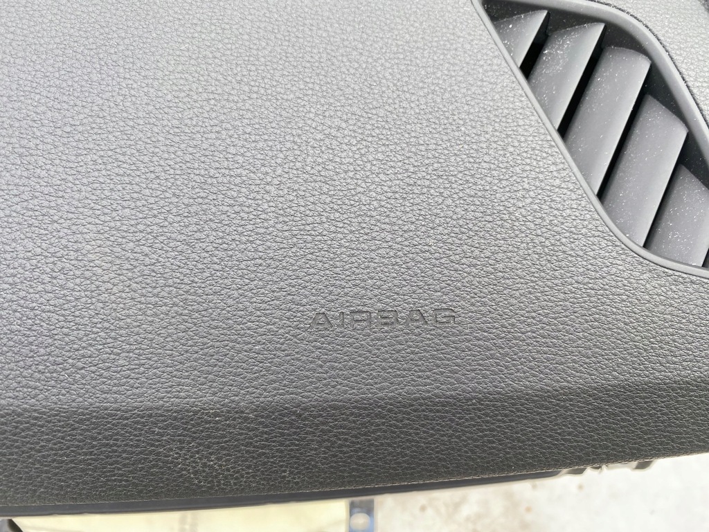 фото №7, Audi a4 b9 панель приладів head up консоль панель приладів pulpit полиця подушки безпеки подушка безпеки ремені