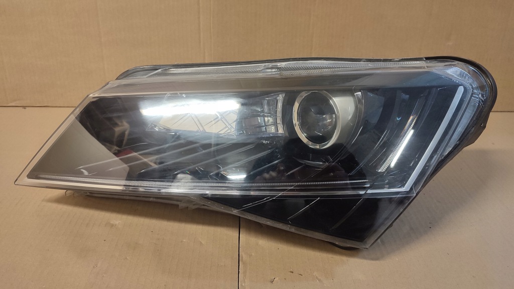 фото №1, Skoda superb iii 3v1 лампа лівий перед ксенон led