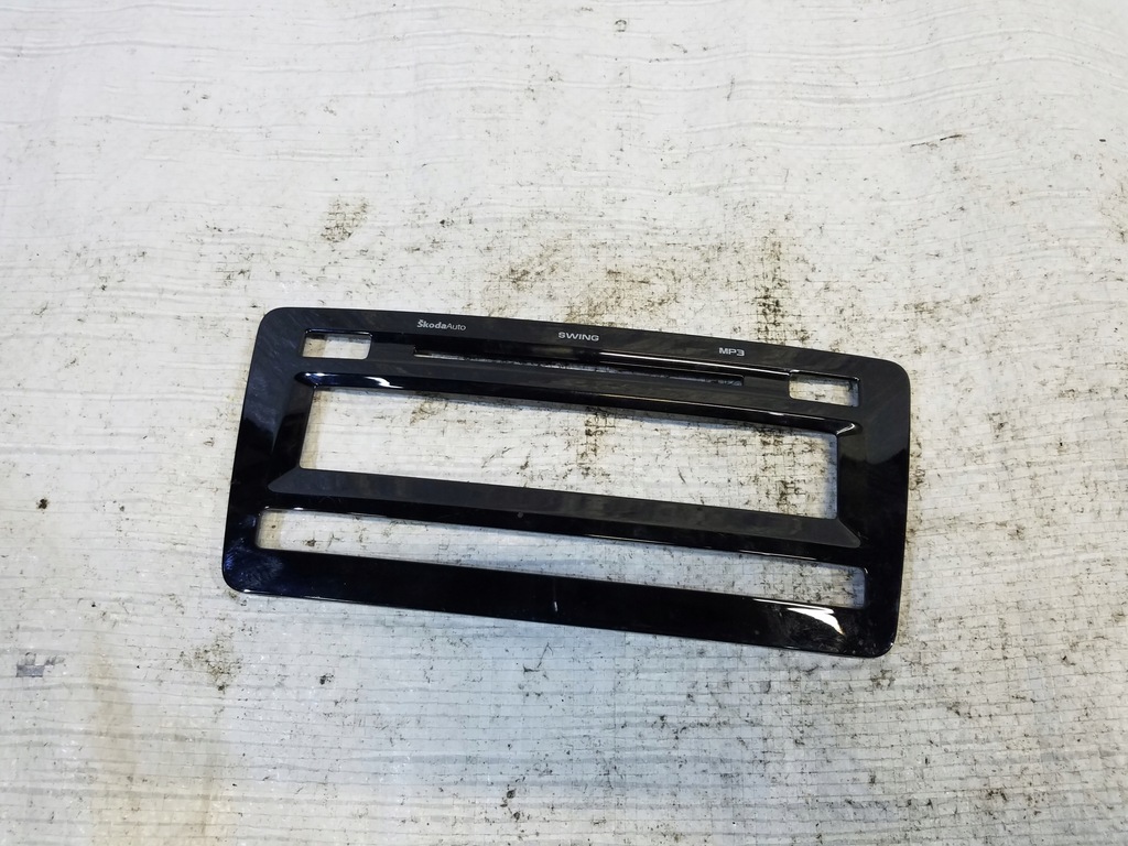 фото №1, Рамка решітка радіо skoda superb ii 3t0035212a