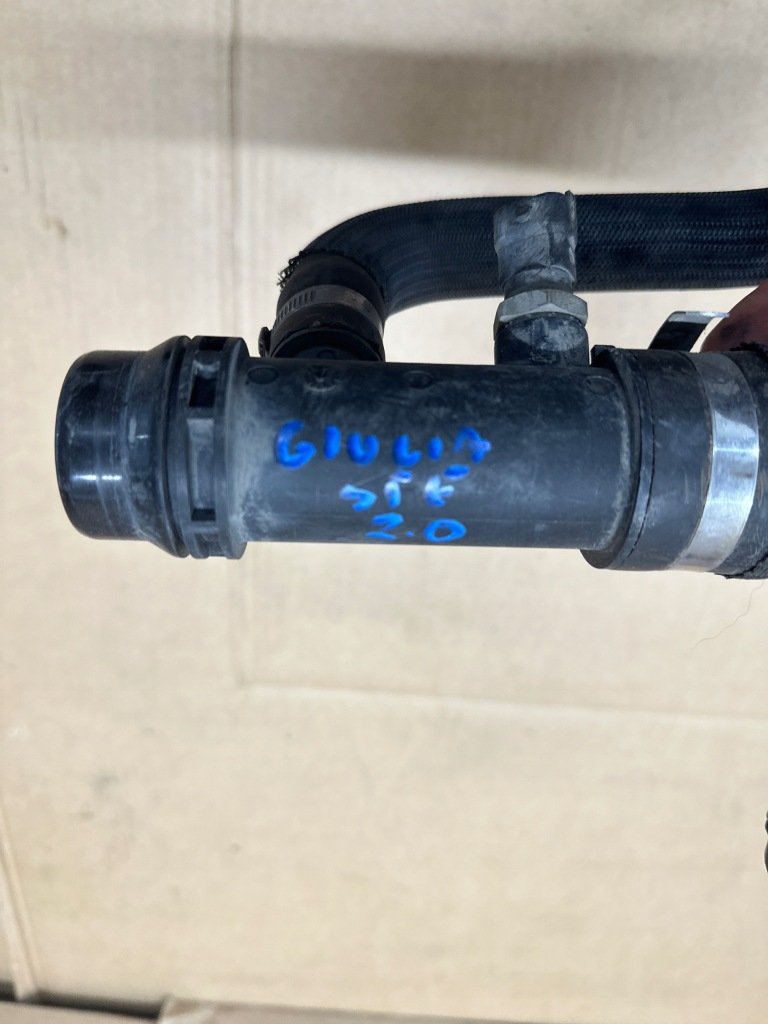 Alfa romeo stelvio труба шланг радіатора води s4000250 Ціна