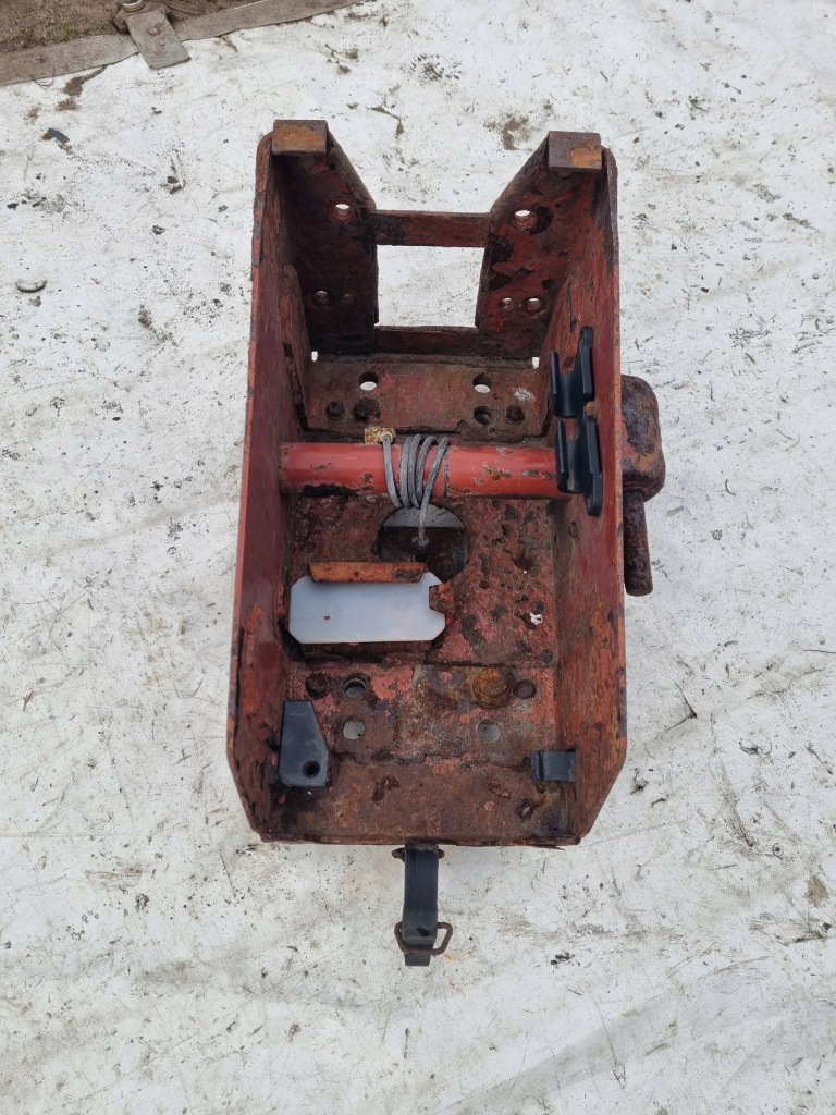 фото №1, Підйомник кронштейн колеса запасного iveco eurocargo