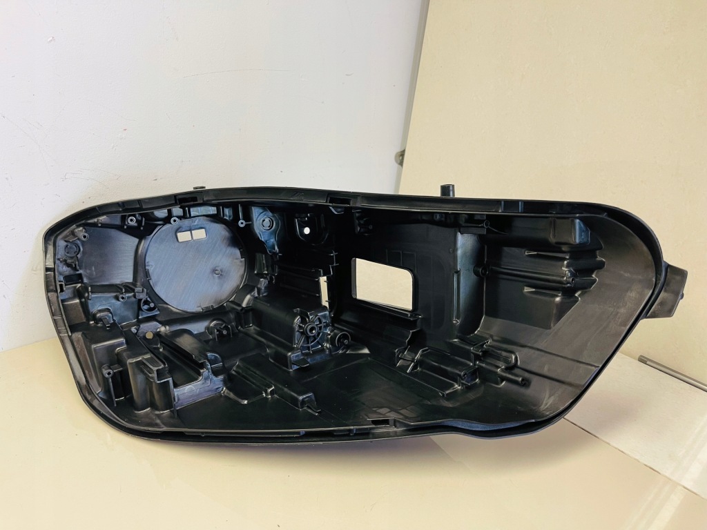 Корпус корпус левая фонари mercedes cla klasa w118 Недорого