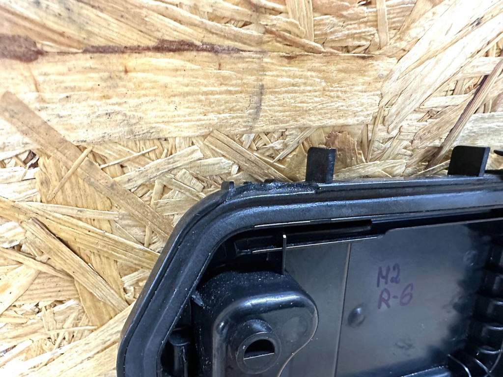 фото №8, Audi a6 c6 заглушка кришка лампи лівий перед оригінальний 16016300