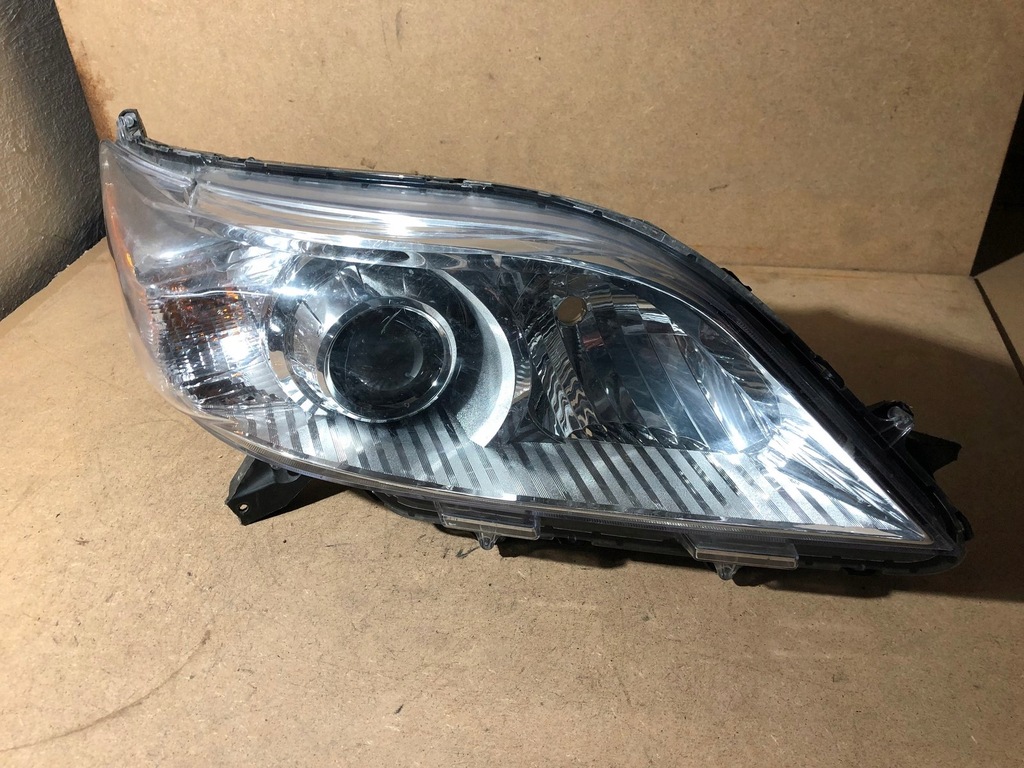 фото №1, Лампа права перед toyota sienna