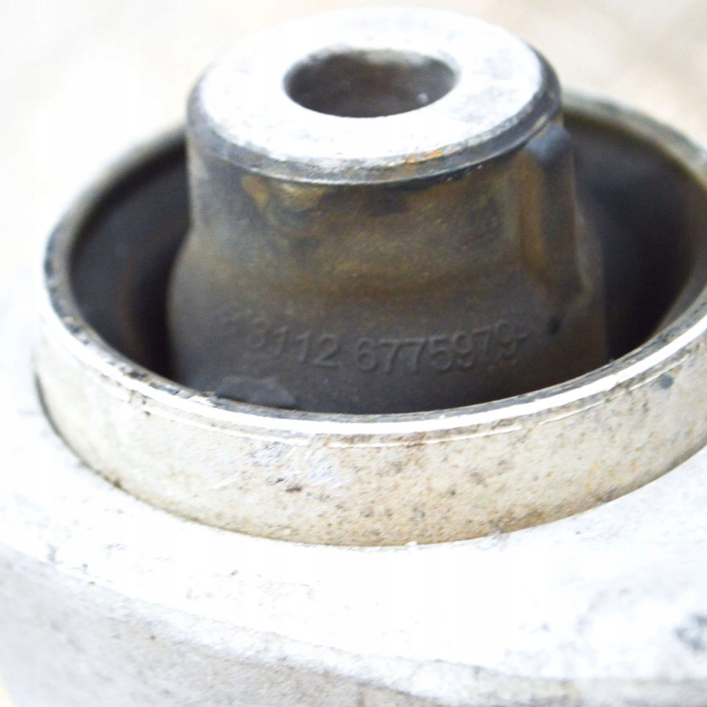 фото №8, Bmw 5 f10 f11 2012 левая сторона нижний рычаг передний