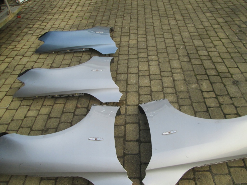 Купити Крило передній правий lexus is 2 05-09 1g1