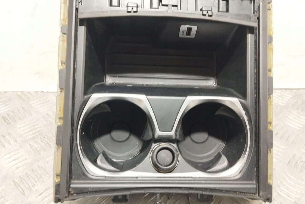 фото №10, Кронштейн na чашки bmw 7 g11, g12 9302629 бензиновий 330kw 2016