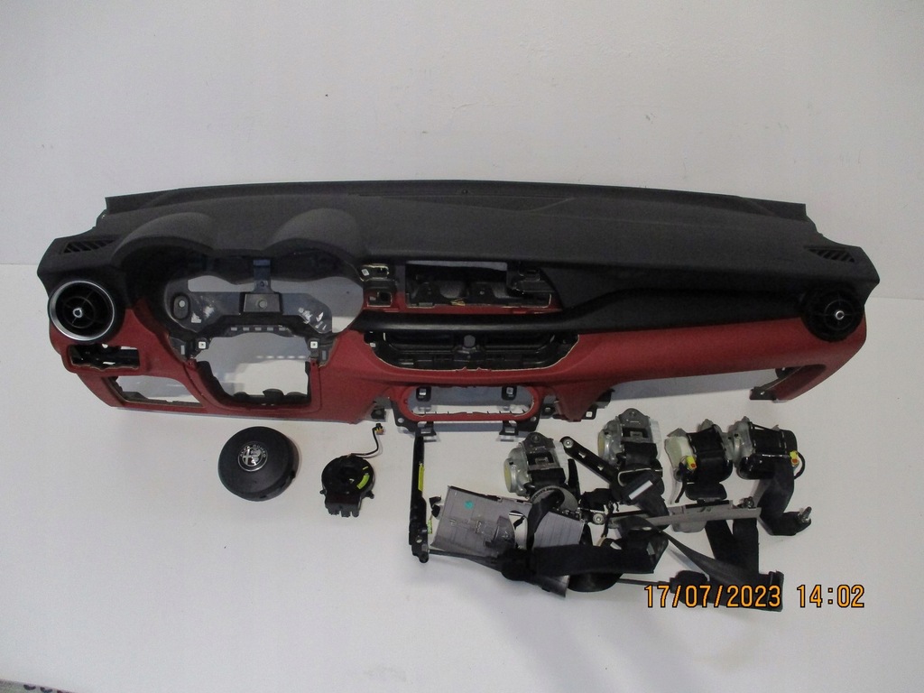 фото №2, Консоль pulpit приборная панель alfa romeo stelvio