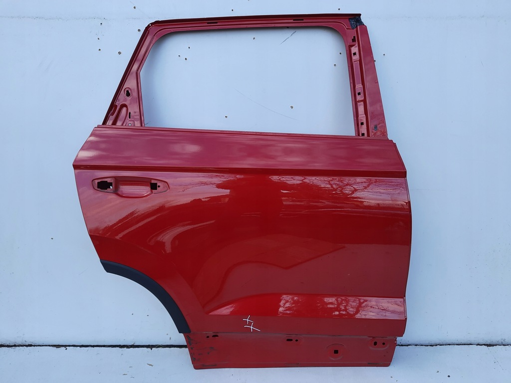 фото №1, Seat ateca дверь задние правое задняя молдинг