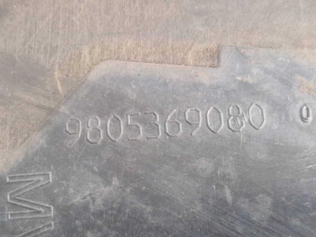 фото №9, Peugeot 3008 i 2014 перед сторона правая впуск / канал воздуха интеркулер