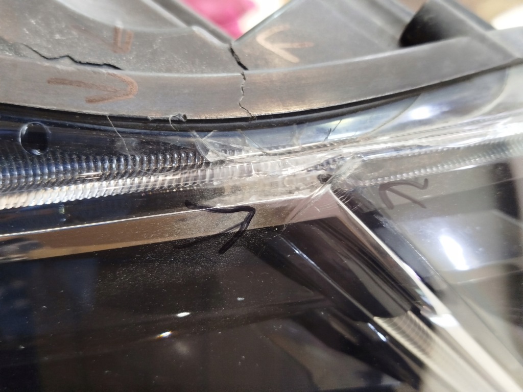 Фара левый перед skoda superb 3 3v 3v2941015a ксенон led повреждённая Недорого