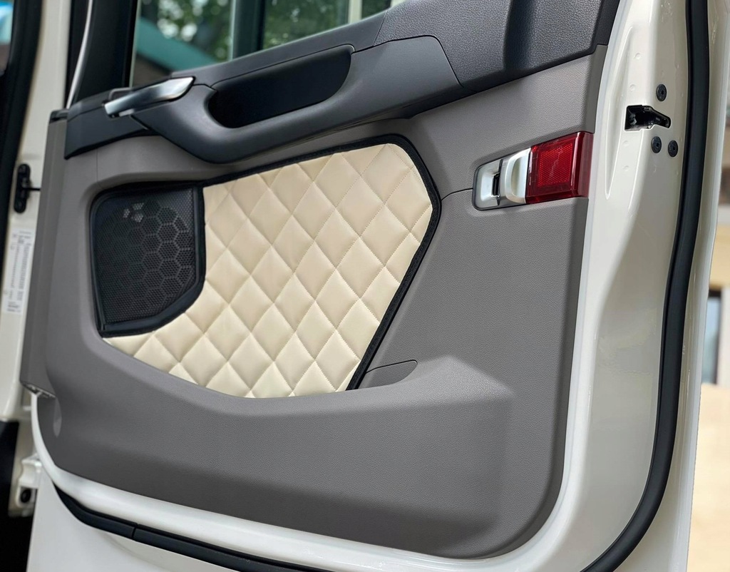 фото №2, Обшивки стёганые обивка дверь scania r p g po 2016r