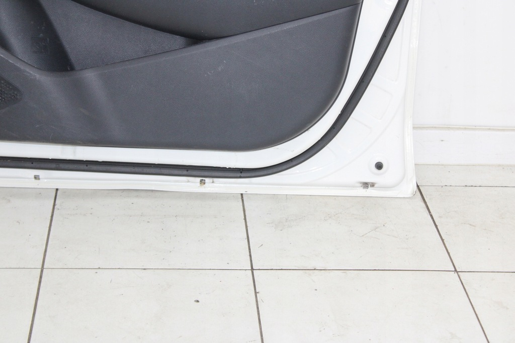 фото №8, Kia rio iii 3 5d 2011r- двері праве правий перед передні ud - код лакофарбового покриття