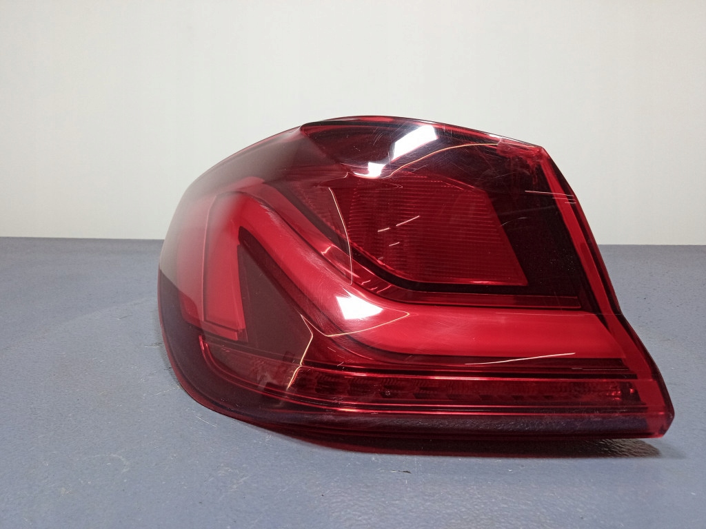 фото №1, Bmw 1 f40 лампа задняя левая задняя наружная 7450643