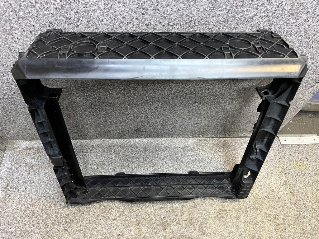 Рамка кронштейн корпус кассета радиатор bmw x5 e70 3.0 3.5 d оригинал  e71 x6 bdb Недорого