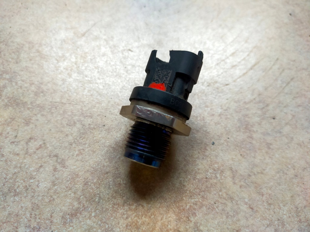 фото №1, Volvo датчик давления топлива клапан - d3 d4 d5