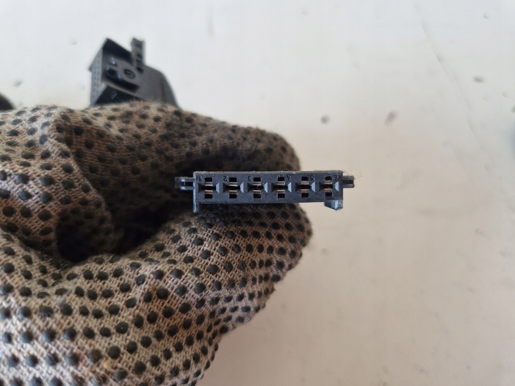 фото №6, Hak буксировочный жгут ключ audi a4 b7 kombi 2.0 tdi 8e0800491d