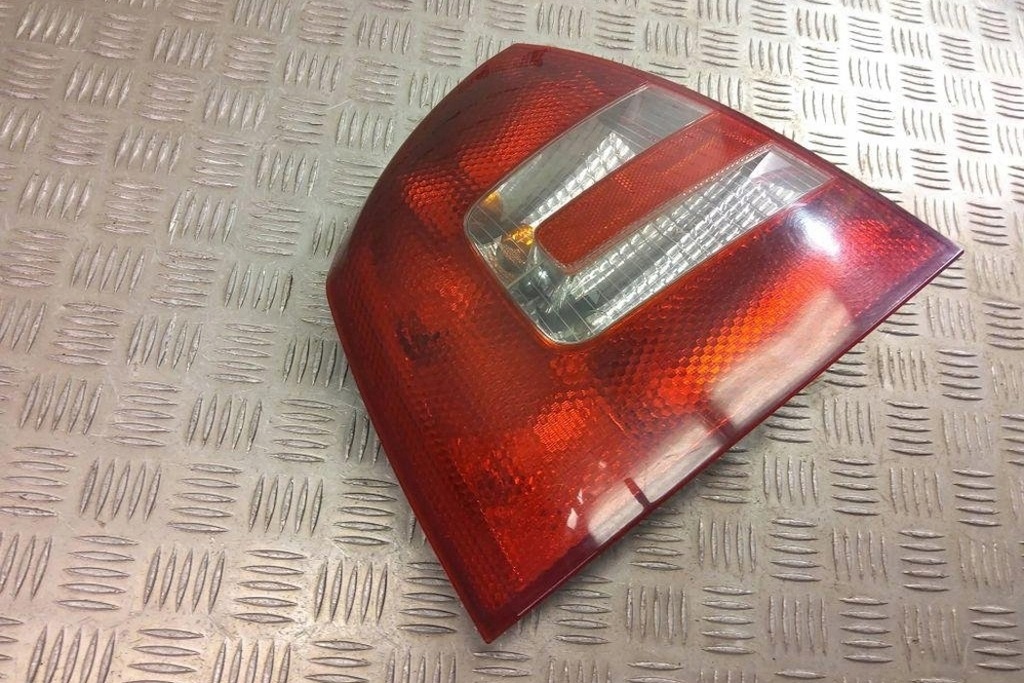 фото №10, Лампа ліва задня skoda octavia i 1u2 1z5945111a 1.9l дизель 1999