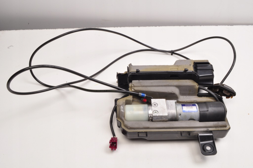 фото №1, Mercedes w211 lift механизм крышки насос a2118000948