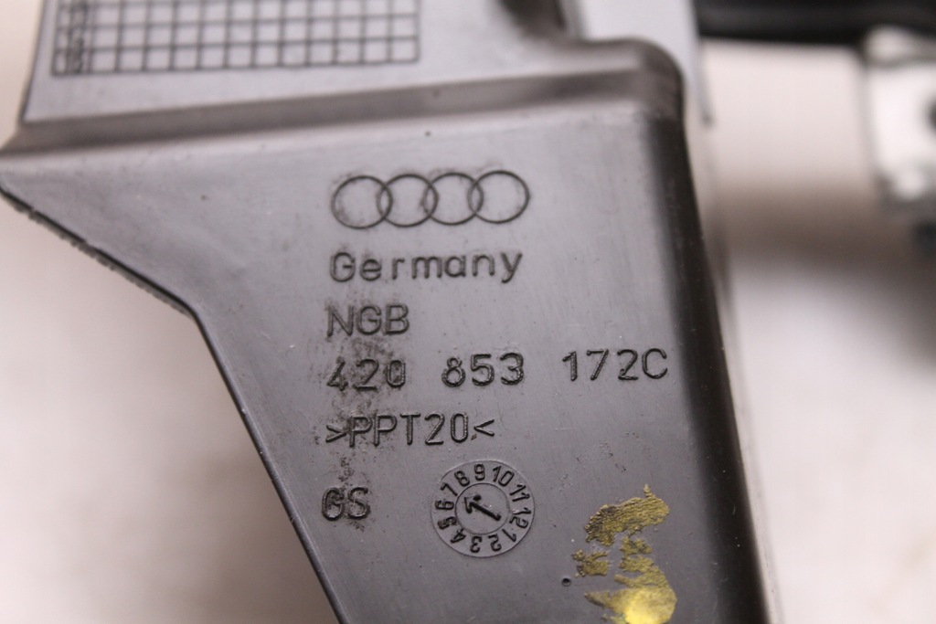 фото №6, Audi r8 420 06- пластик захист заглушка 420853172c