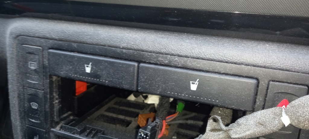 фото №1, Кронштейн na кружки подстаканник vw sharan